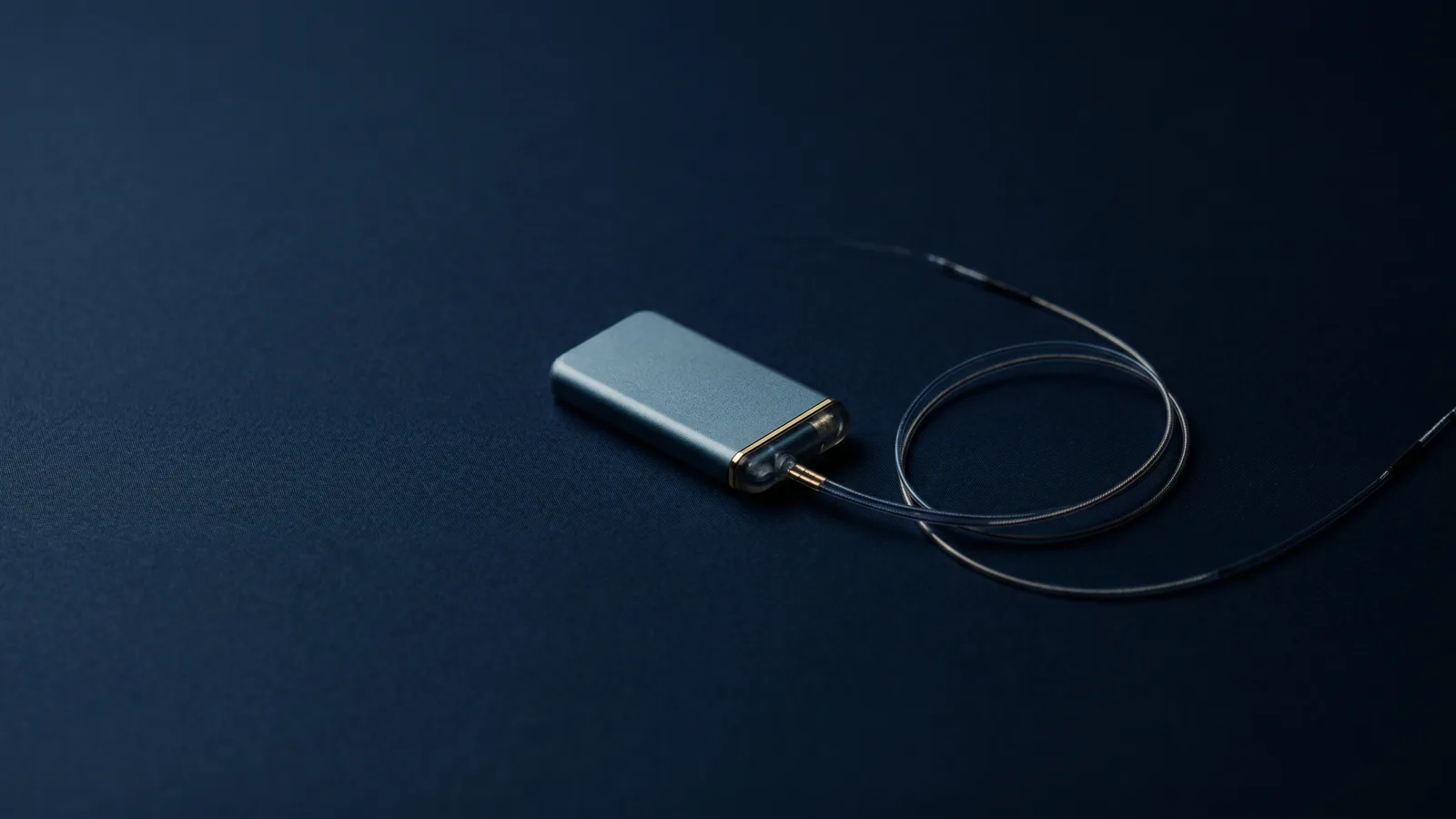 A slim implantable pulse generator with fine lead wires